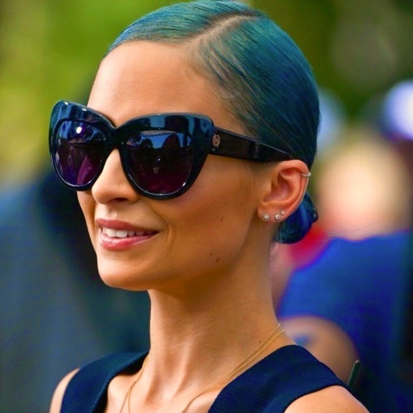 House of Harlow | Chelsea Sunglasses | oversize cat eye flare gold emblem